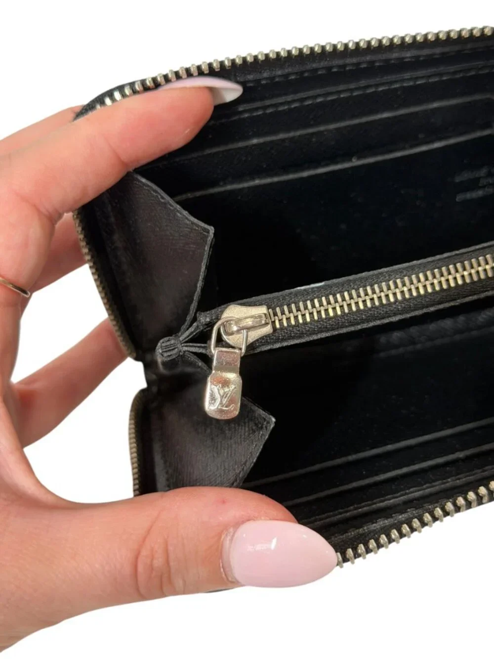 Louis Vuitton 2015 France Black Epi Leather Zippy Wallet